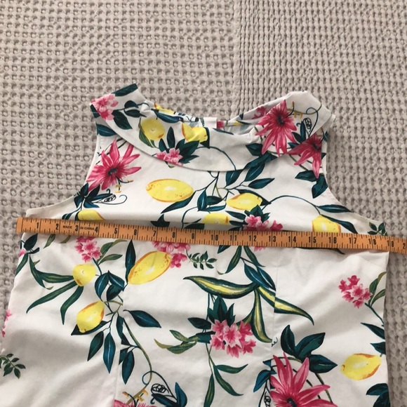 Talbots RSVP Sz 8 white top with Hibiscus 🌺 and lemons 🍋 perfect condition 🌞 - Picture 7 of 9